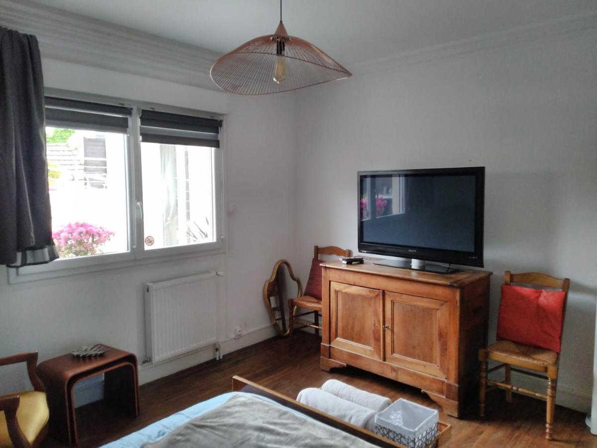 Chambre Marguerite, B&B Au 1Er- Villa Chaumonty Périgueux Εξωτερικό φωτογραφία